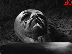 HO, Publicystyka - Filmowy horror w latach 50tych <br/>  Groza z kosmosu, potwory i neoklasyczne horrory